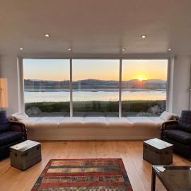 Shorepark - waterfront cottage with stunning views