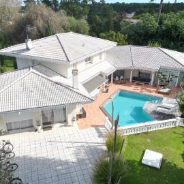 Chambres d'Hôtes Villa La Louisiane, hotell sihtkohas Arès