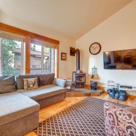 McCall Vacation Rental ~ 1/2 Mi to Payette Lake!