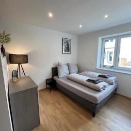 Gemütliches Studio-Apartment in Karlsruhe Neureut - Nähe Uni-KIT-Messe, Fußbodenheizung, Regendusche, Waschmaschine, Stellplatz