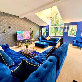 PENDERI HOUSE Usk with Cymru Holidays、アースクのホテル