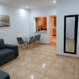 AFYZ Mansions, hotel a Lenasia