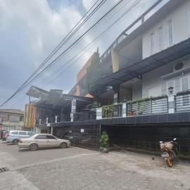 RedDoorz @ Hotel Arwana Safari Puncak – hotel w mieście Tagalbato