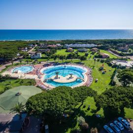 Gitavillage California, hotel v destinaci Montalto di Castro