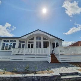 Tauranga Villa - Big, Beautiful Villa on the Water!, hotel in Tauranga