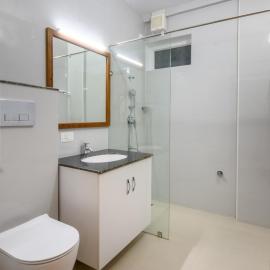 Daffodils Luxury Airport Suites