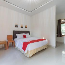 RedDoorz near Ciletuh Sukabumi, ξενοδοχείο σε Cilowa