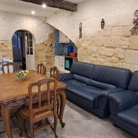 Grande maison traversante.