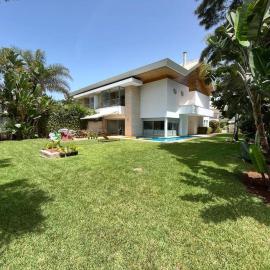 Belle Villa à Bouznika plage - Golf Bouzbay, hotel in Bouznika