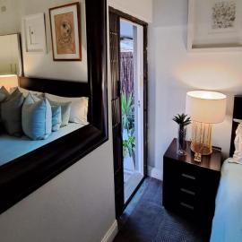 No. Forty2 on President, Hotel in Parys