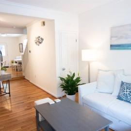 Cozy 2br home w/ parking in downtown Annapolis