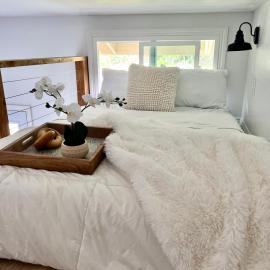 Hale ‘Aina (Country Cottage), hotel a Keaau
