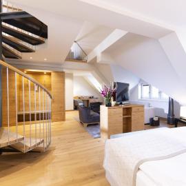 Gasthof Zufriedenheit โรงแรมในเนาม์บวร์ก