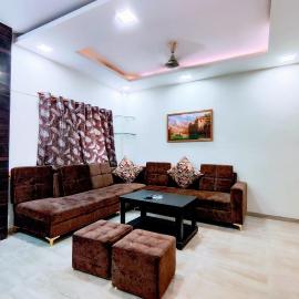 Staeg Villa in the Center of the City 2BHK, ξενοδοχείο σε Indore