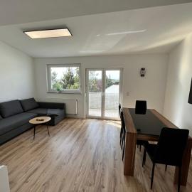 Premium Apartment 70qm 2 Zimmer Küche, Balkon, Smart TV, WiFi
