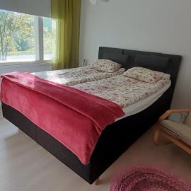 Huone Rauhallisessa Mummolassa, hotelli Kalajoella