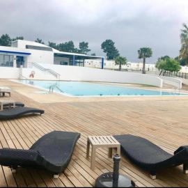 Pinhos Residence Palmela Village - piscina temporariamente fora serviço、キンタ・ド・アンジョのホテル