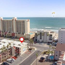 1st Floor 2 Bd 2 Ba Condo w Beach View& Pool, hotel in South Padre Island