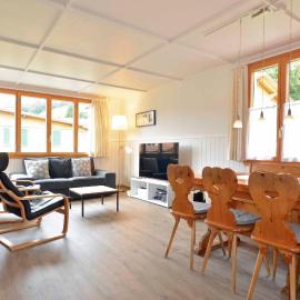 Chalet Azeno OG, מלון באדלבודן