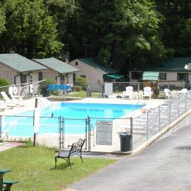 Lincoln Log Colony, Hotel in Lake George