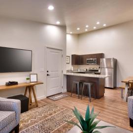 2i Top Floor Moab RedCliff Condo, Pool & Hot Tub，位于摩押的酒店