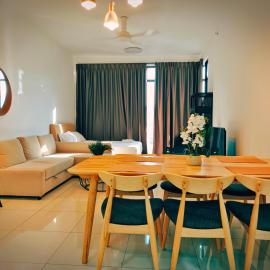 Beacon Executive Suite at Georgetown for 10pax and 2 BED ROOM, hotel in George Town