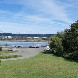 Charming Hidden Gem- Ocean View and Marina, hotel v destinácii Campbell River