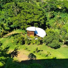 Shell House with Ocean View, hotel di Savusavu