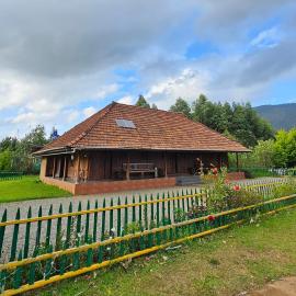 NATURE CASTLE -Traditional villa,Vattavada, hotell i Kottakamboor