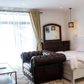 Viesnīca Big Beautiful Suite @ Embassy Gardens, Cantonments pilsētā Cantonments