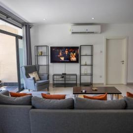 Cantonments Beautiful 2 Bedroom Apartment: Cantonments şehrinde bir otel