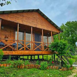 Racha Nanida: Agara şehrinde bir otel