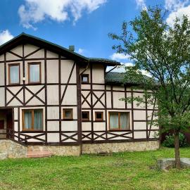 Дім, hotell i Tukhlya