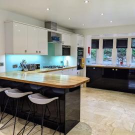 Detached 4 Bedroom Luxury Home, Hotel in Halifax