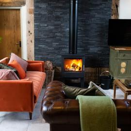 The Cart House - Beautiful Contemporary Barn - Hot Tub, hotel in Bridgnorth