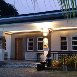 Viesnīca RICHVILLE LITTLE BORACAY GUEST HOUSE & Floating Cottage Rental pilsētā Calatagan