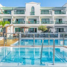 Club del Carmen: Puerto del Carmen'de bir otel