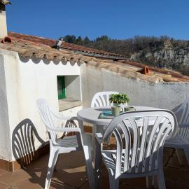 ApartaMonti Dúplex, Hotel in Montesquíu