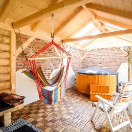 Ciukrowa Chatka Sauna & Jacuzzi, hotel in Poronin