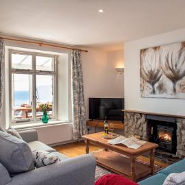 Drake Cottage with Hot tub, hotell i Torpoint