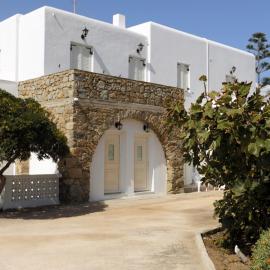Peter Studios, hotel Ornószban
