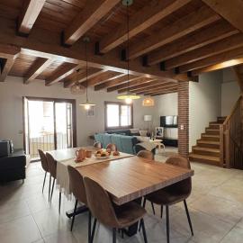 Casa Baronia - La Cerdanya, hotel in Puigcerdà
