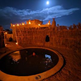 Friendo's House & Hot Spring