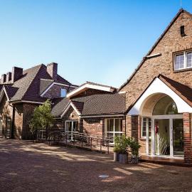 Rezydencja Dychów, hotel Dychówban