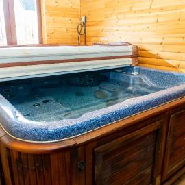 Cosy 3 Bed Cottage-Parking-Garden-Free Hot Tub Weekends & School Hols-Work or Leisure, hotel u gradu Gloster