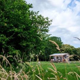 Tiny house near the Mont-Saint-Michel, hotel a Ducey