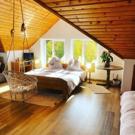 Casa din Poiana Garâna – hotel w mieście Gărâna