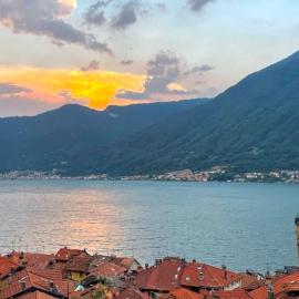 Romantic Lake Como Retreat with Breathtaking View and Terrace La casa sulla collina apt 2, hotelli kohteessa Colonno