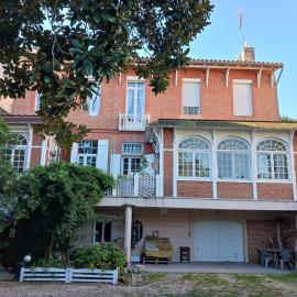 Vanille Bourbon, hotel v destinaci Montauban