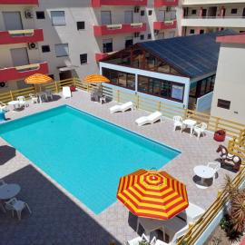 Center Hotel, готель у місті Імбе